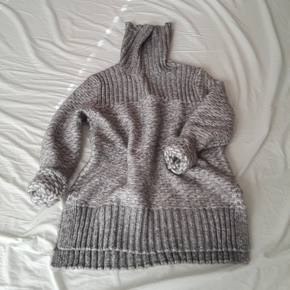 Banana Republic Sweaters - Banana Republic chunky knit winter sweater